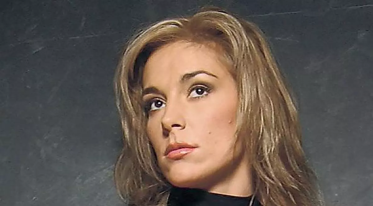 ROXANA CIUHULESCU A REVENIT! N-O SĂ CREZI CE ÎI ÎNTREABĂ PE FANI!