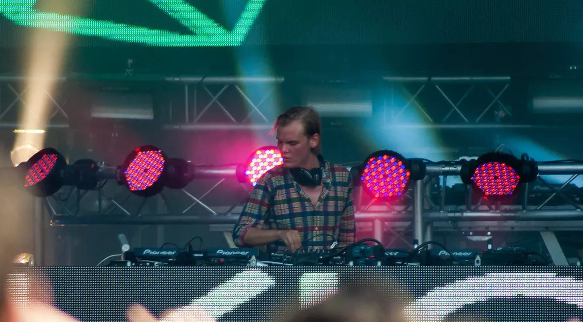 ŢEAPA ANULUI! Avicii NU CÂNTĂ în România! Vânzarea biletelor pentru concertul anunţat cu surle şi trâmbiţe a fost oprită