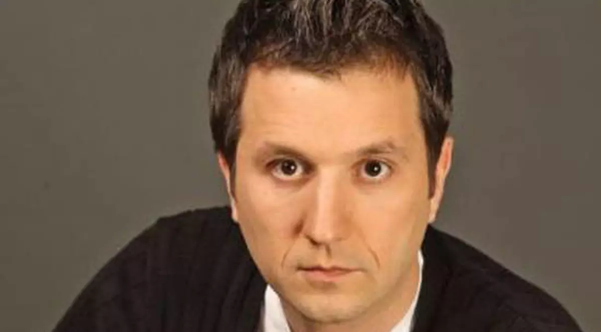 Andi Moisescu a făcut o simulare de barbă! Vezi cum arată vedeta cu faţa acoperită de păr