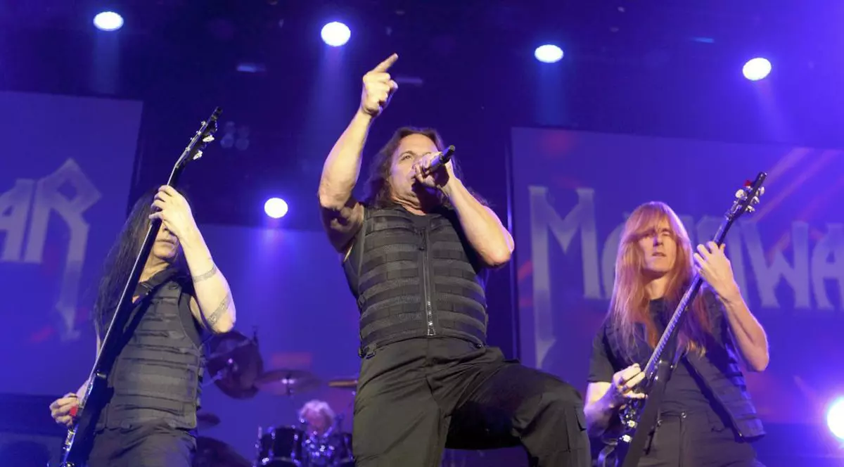 Steagul României, pe coperta noului album al formaţiei «Manowar» | FOTO