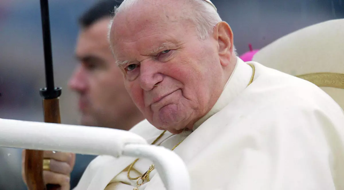 Procesiune cu relicva Papei Ioan Paul al II-lea, duminică, în Bucureşti