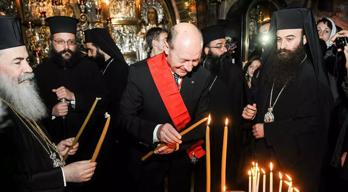 Preşedintele Traian Băsescu A FOST FOARTE IMPRESIONAT de drama din Apuseni. Află CE GEST A FĂCUT pentru memoria celor decedaţi