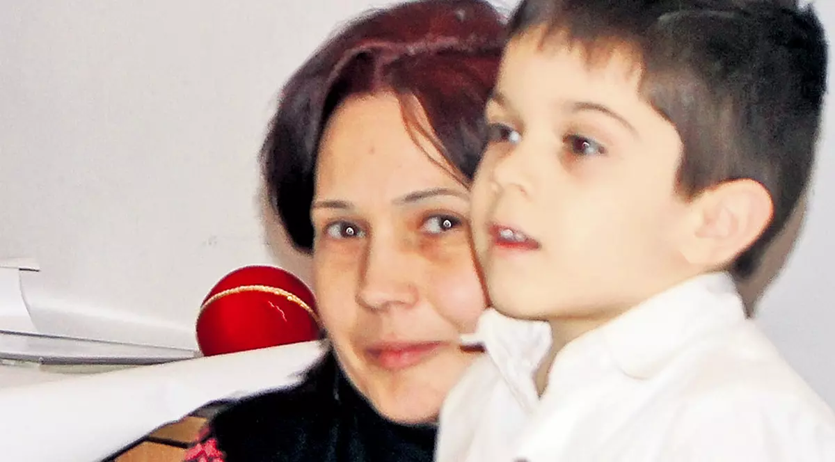 O mămică ne-a povestit cum a descoperit că are un puşti foarte deştept: «Mi-au spus că are probleme, dar el este un mic geniu»