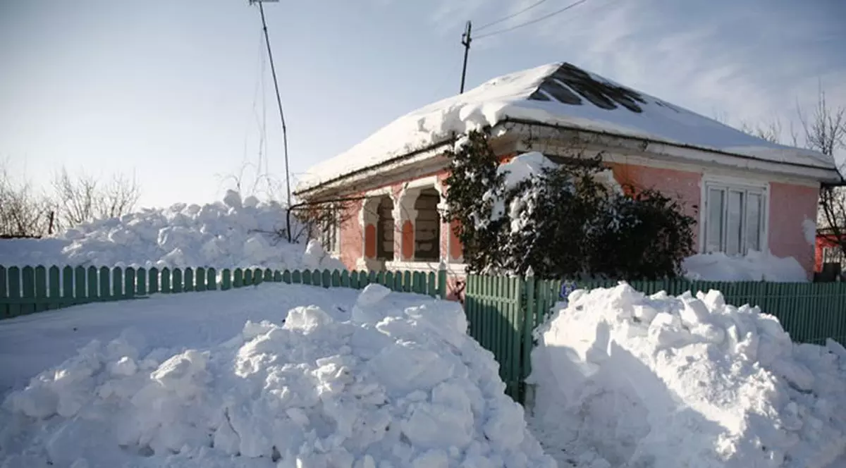 AU SCĂPAT CU ZILE. Două femei din Bucureşti VOR POVESTI ŞI NEPOŢILOR CUM AU FOST SALVATE DE LA ÎNGHEŢ