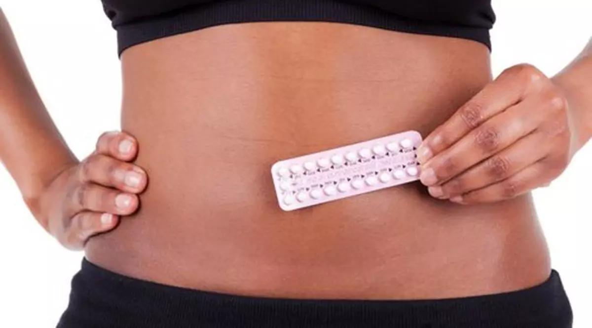 De ce te îngraşi de la contraceptivele orale nepotrivite. Vezi cum funcţionează pilula anticoncepţională