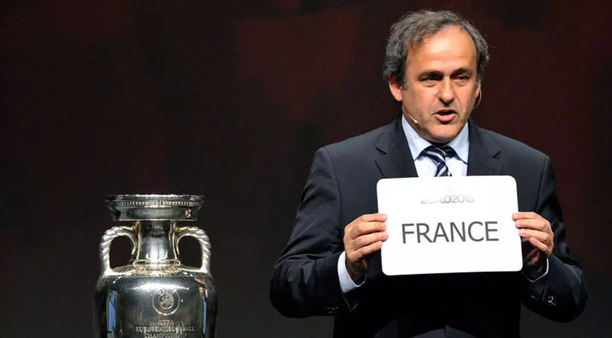 România, în urna a treia la tragerea la sorţi pentru EURO 2016. Vezi cu cine poate pica Naţionala!