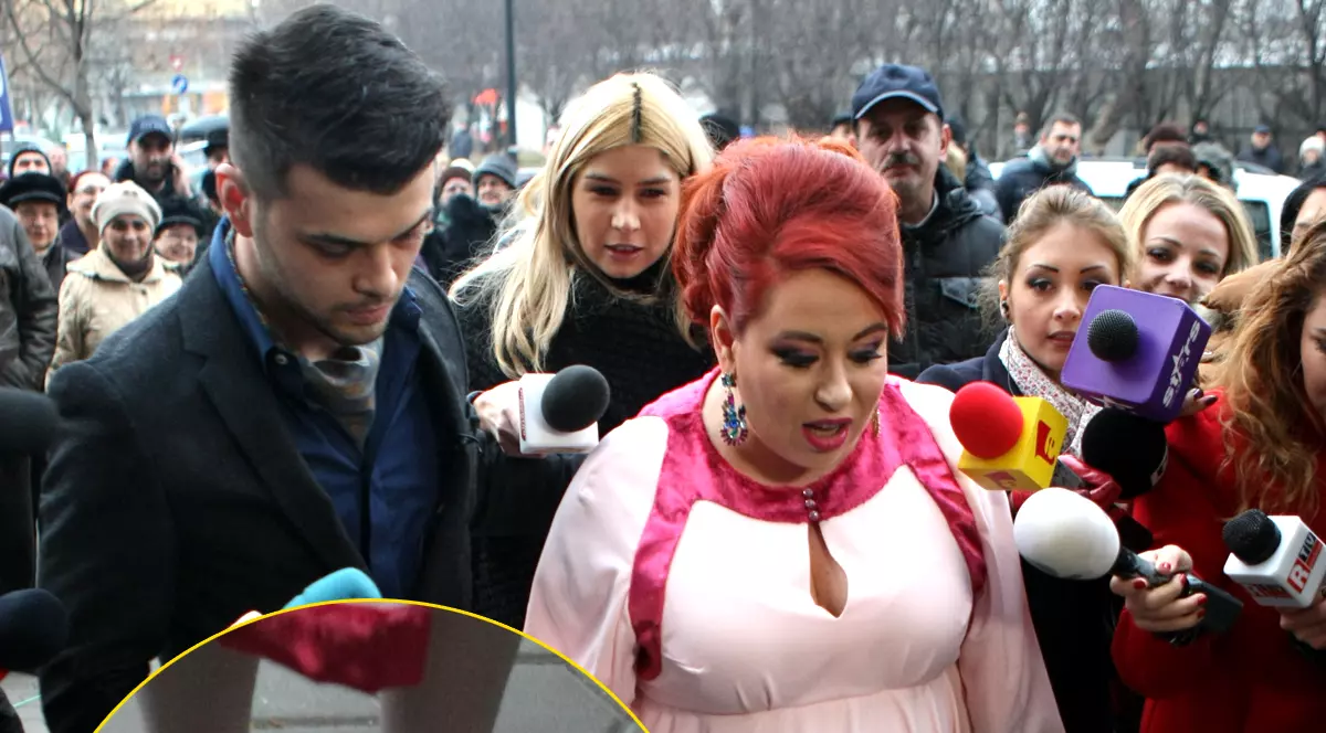 Oana Roman, ce e cu balerinii ăştia? Nu o să-ţi vină să crezi ce imprimeu aveau încălţările vedetei!