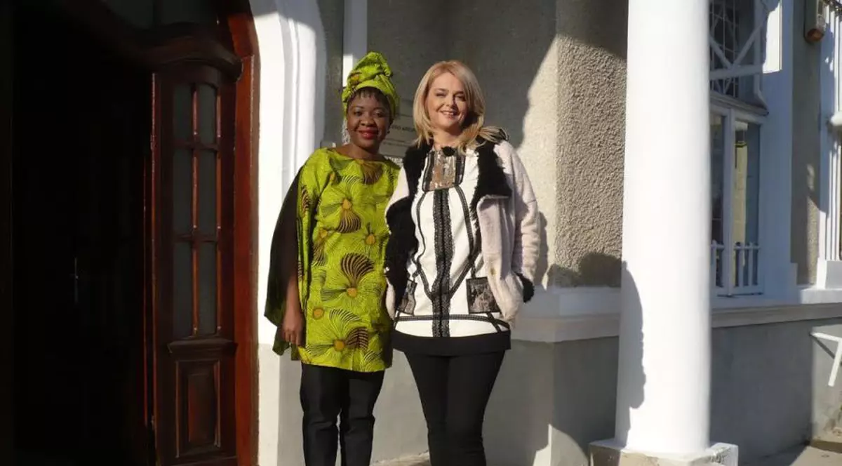 Noi „Destine ca-n filme" prezentate de Iuliana Marciuc la TVR 2, faţă în faţă cu Oprah Winfrey de România