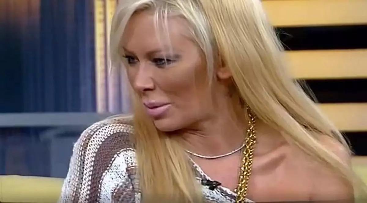 INCREDIBIL! Dat în urmărire după ce a furat păpuşa gonflabilă Jenna Jameson