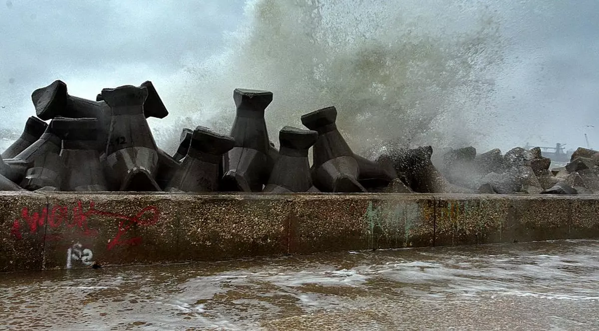 SPECTACULOS! Marea FIERBE la CONSTANŢA | FOTO
