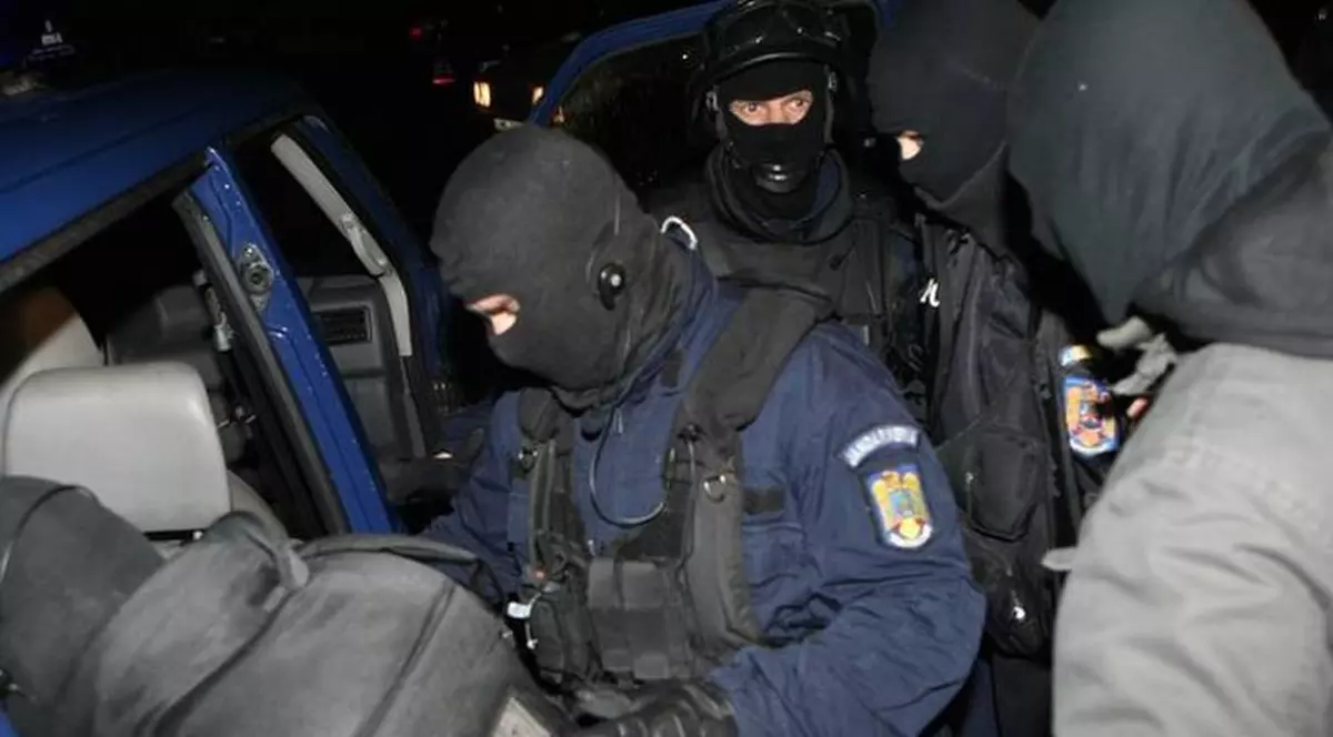 Traficanţi de bone filipineze şi nepaleze, prinşi în România 