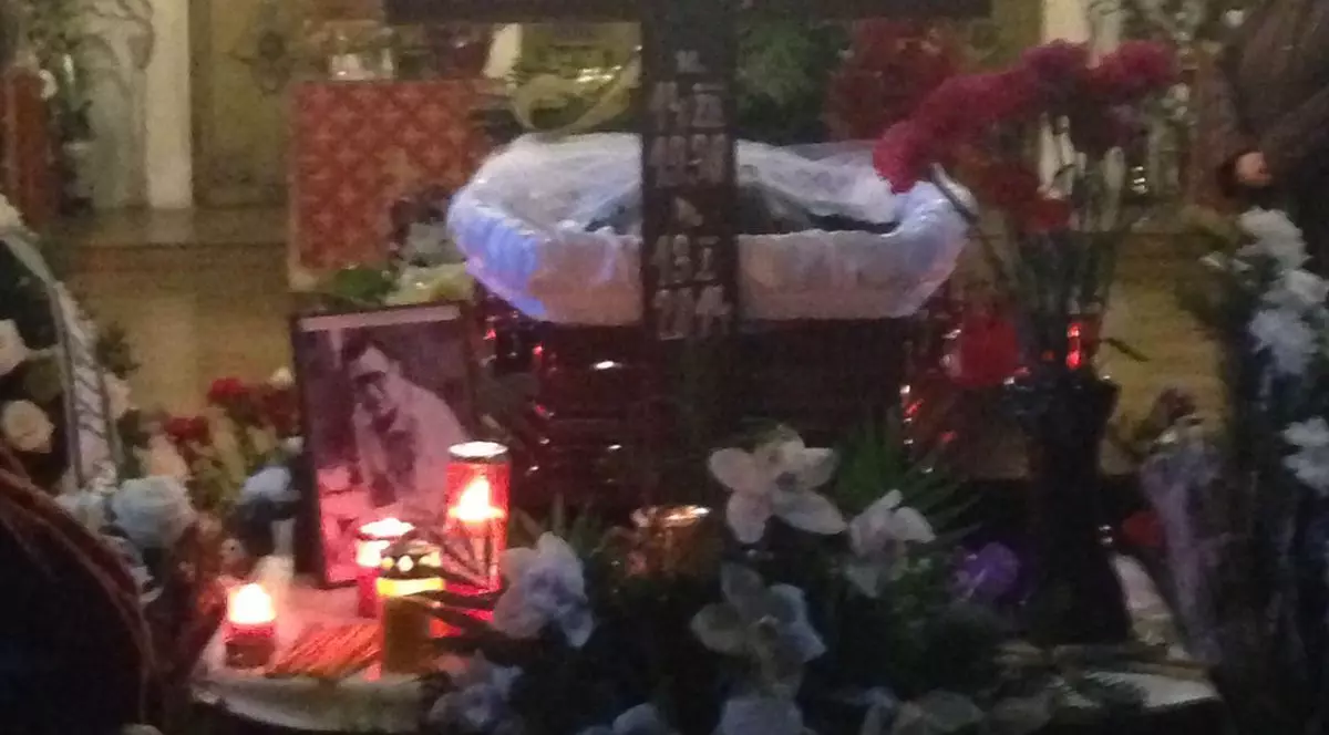 Primele imagini de la priveghiul lui Mişu Fotino! | FOTO