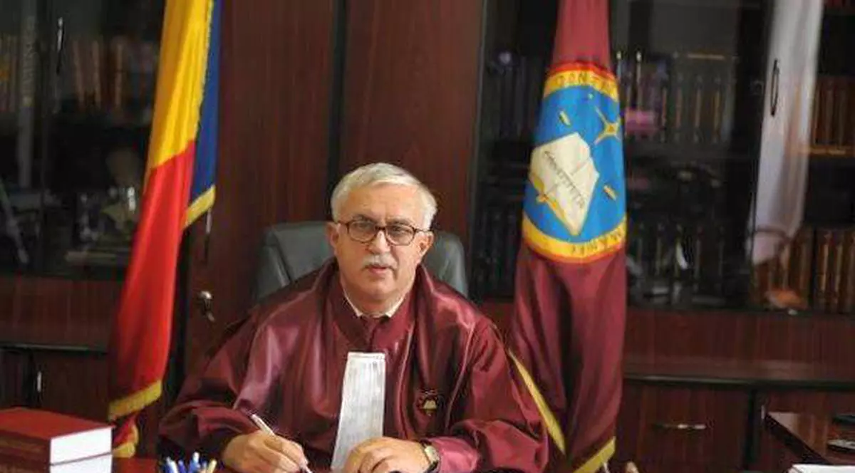 LOVITURĂ NEAŞTEPTATĂ pentru USL: Descentralizarea este neconstituţională!