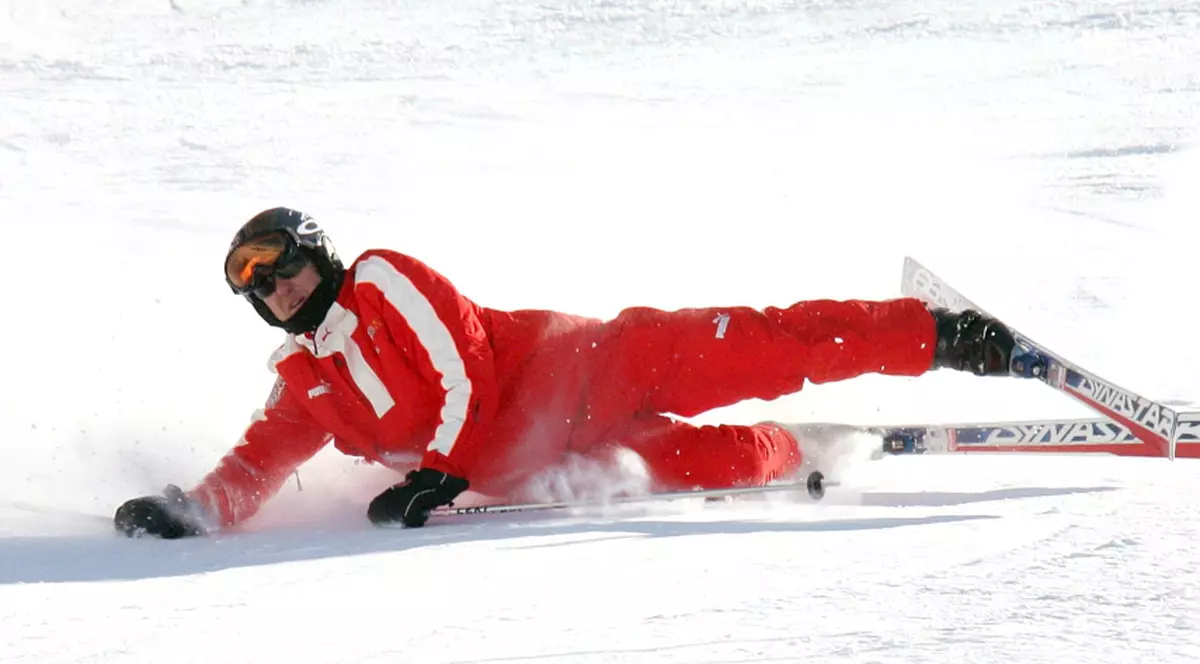 Michael Schumacher, supus de urgenţă unei intervenţii la cap! Medicii SE TEM de hemoragii şi infecţii