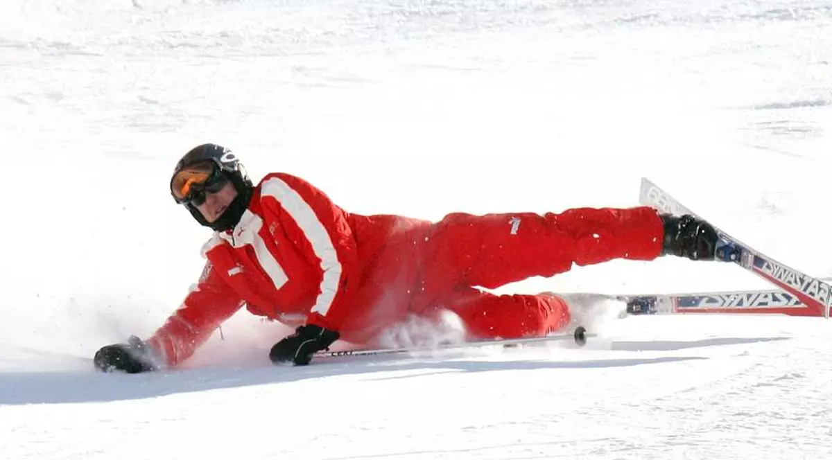 Michael Schumacher VA FI OPERAT DIN NOU! Uite VESTEA SUMBRĂ pe care o dau medicii