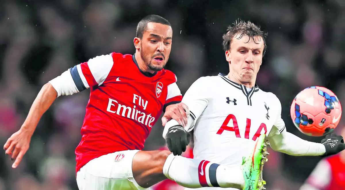 Una caldă, alta rece  | După victoria cu Manchester United (2-1), Tottenham, cu Vlad Chiricheş integralist, a fost eliminată din Cupa Angliei de Arsenal, «duşmanul de moarte»