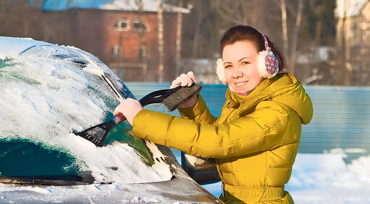 Pregăteşte-ţi MAȘINA de vreme rea! Află câteva SFATURI înainte de a pleca la drum