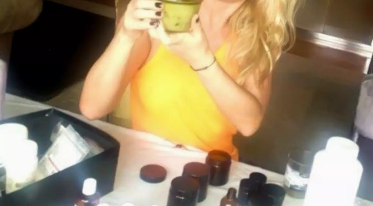 SECRETUL VICĂI BLOCHINA! Uite ce reţetă de frumuseţe foloseşte