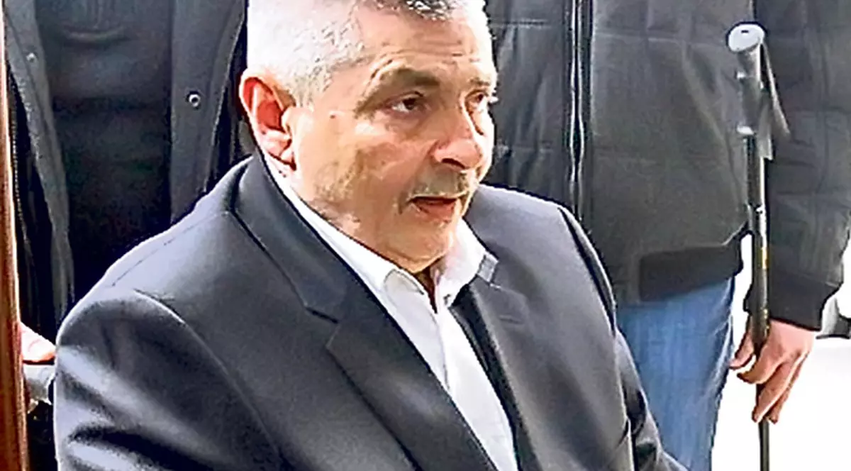 CE FĂCEA SORIN OVIDIU VÎNTU LA SFÂRŞITUL ANULUI 1990? "Am făcut dragoste cu soţia mea pe o sută de milioane de dolari cash"