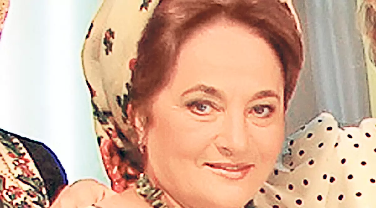 MARIOARA MURĂRESCU A MURIT! Laura Lavric avea interzis să cânte în pantofi cu toc cui la emisiunea «Tezaur folcloric»