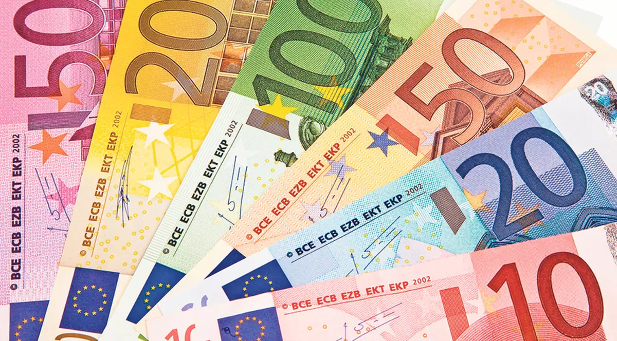 Înjumătăţirea ratei, o mare ţeapă?