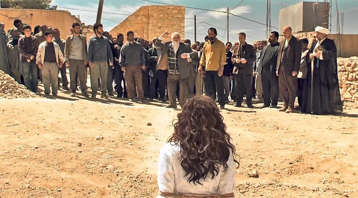 O tânără din Siria A FOST UCISĂ CU PIETRE pentru că avea cont pe Facebook!