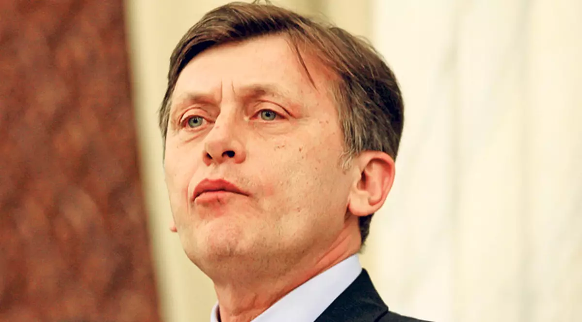 MOŢIUNEA de CENZURĂ a Guvernului, PRIMUL PLAN AL LIBERALILOR