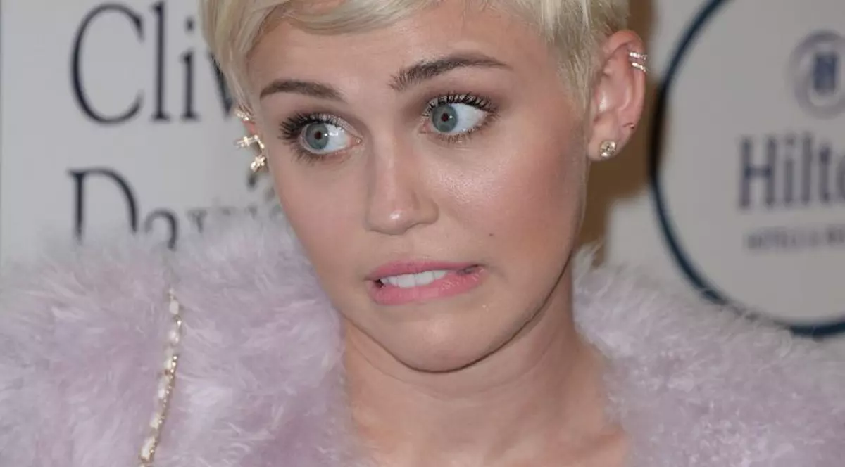 Miley Cyrus s-a cuplat cu un actor de 42 de ani?