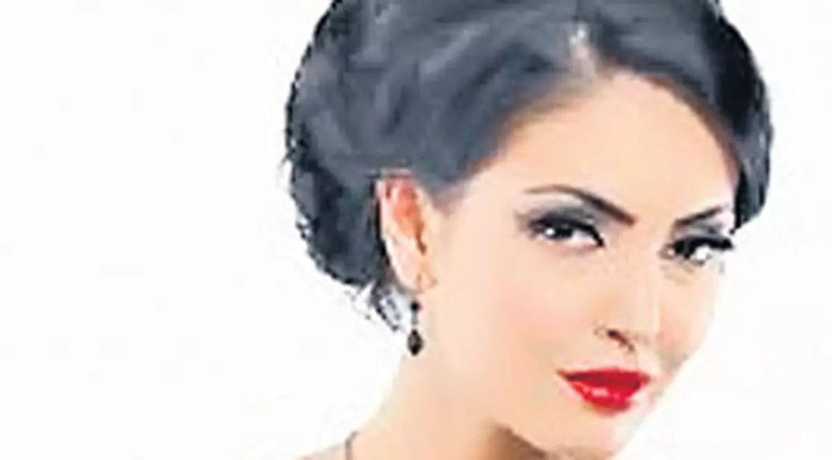 Andreea Mantea A LUAT-O PE URMELE lui Viorel Lis