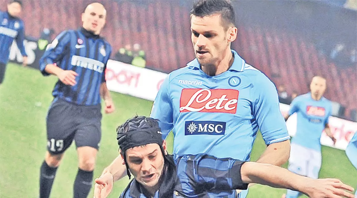 Victor Becali rămâne rezervat în privinţa ultimei intervenţii chirurgicale suferite de Cristi Chivu