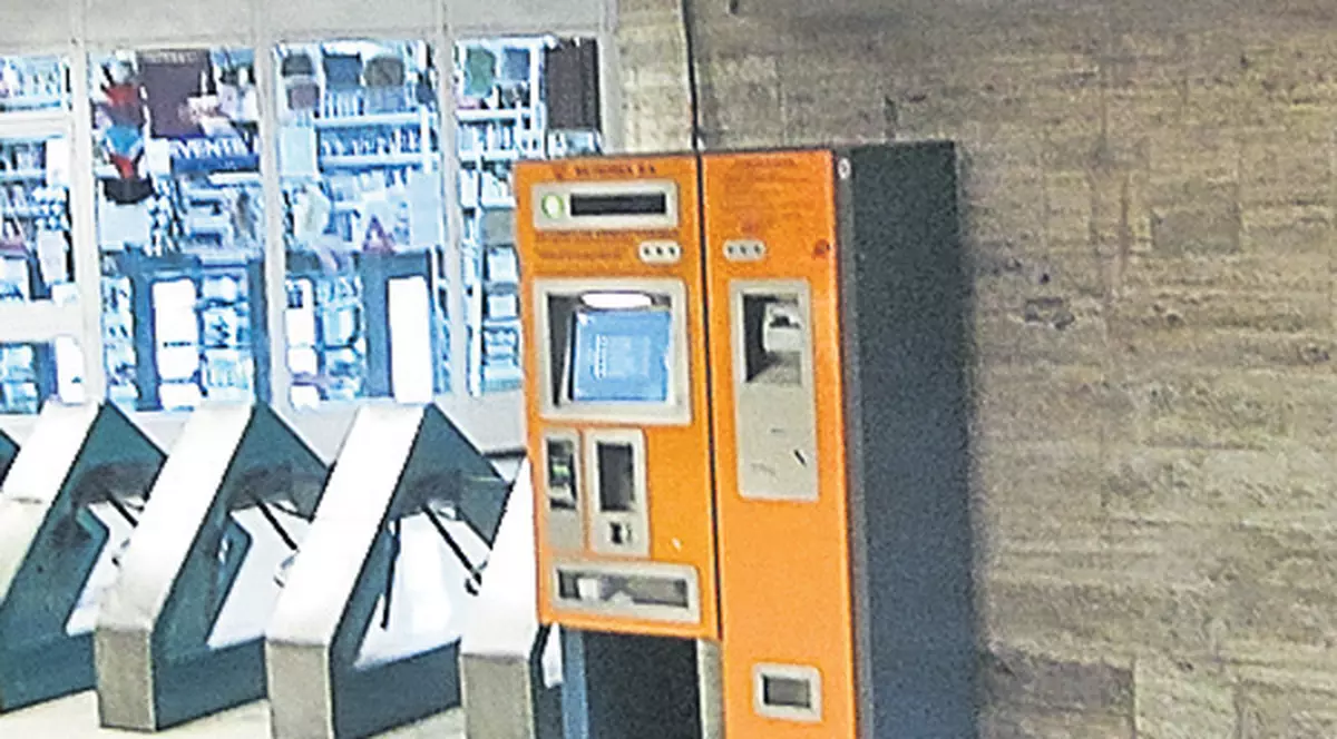 Jaf pe banii călătorilor! Metrorex vrea să majoreze tariful, dar a investit în aparatură inutilă