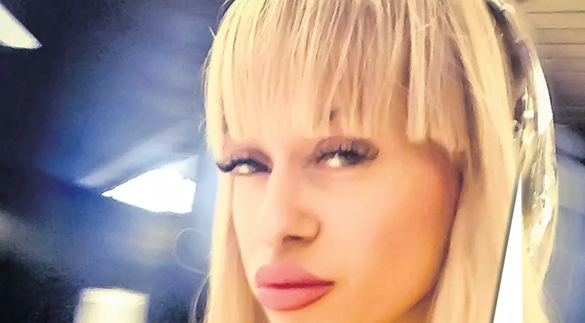 De Ziua Îndrăgostiţilor, tinerelul Cătălin Ţâră i-a făcut un cadou de 300 de euro iubitei sale, Anda Adam