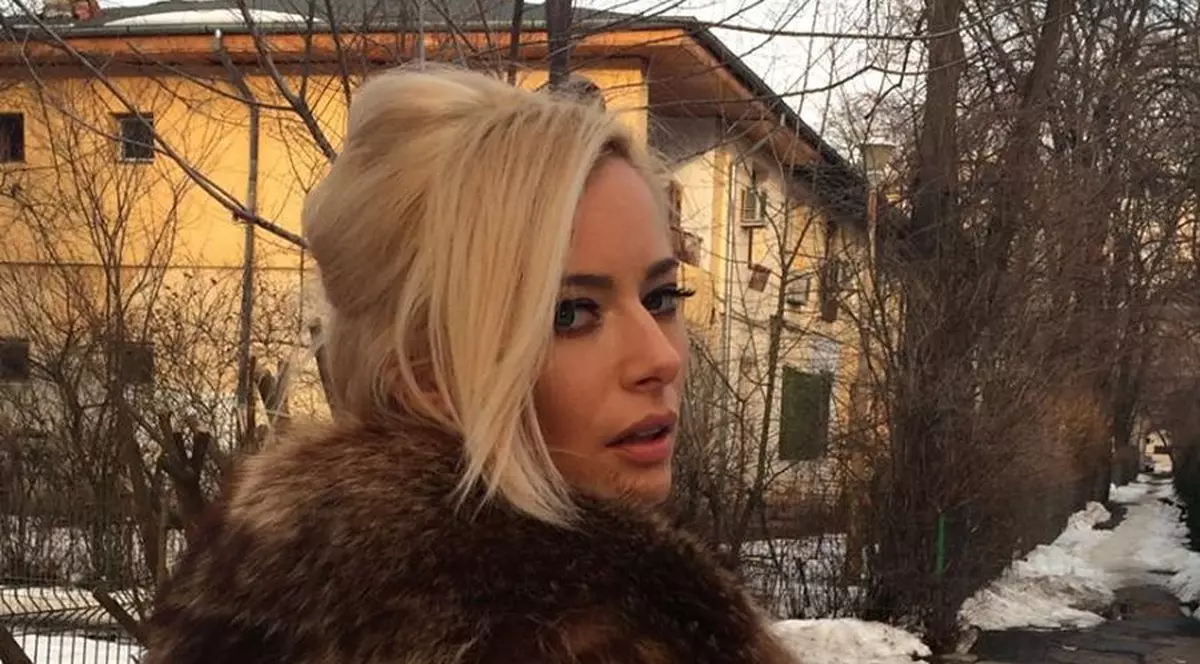 O ÎMBRĂŢIŞARE cât 1.000 de cuvinte! LAURA COSOI, într-unul dintre cele mai frumoase MOMENTE DE TANDREŢE!