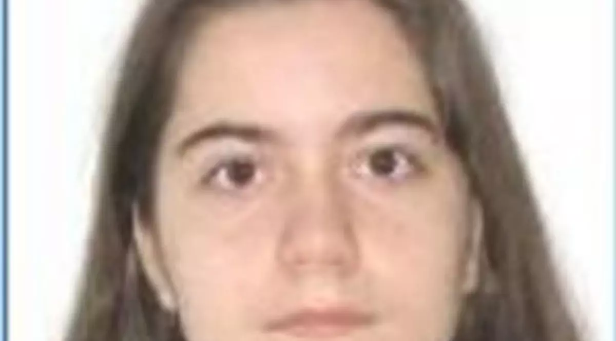 Tânără de 14 ani, DATĂ DISPĂRUTĂ în CAPITALĂ. Iată SEMNALMENTELE EI