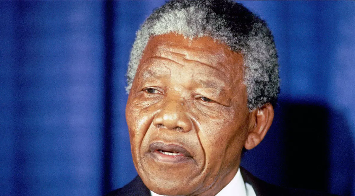 GOOGLE comemorează 96 de ani de la NAŞTEREA lui Nelson Mandela