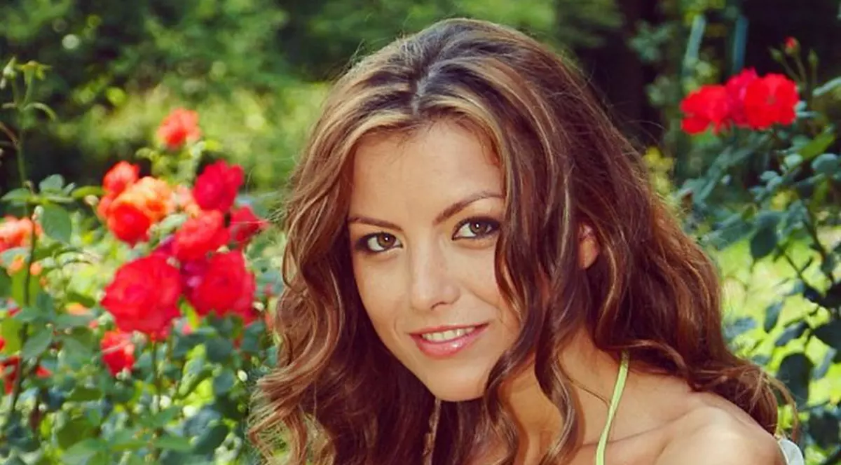 HOT sau NOT? Elena Gheorghe, MAI MULT GOALĂ la o gală | FOTO