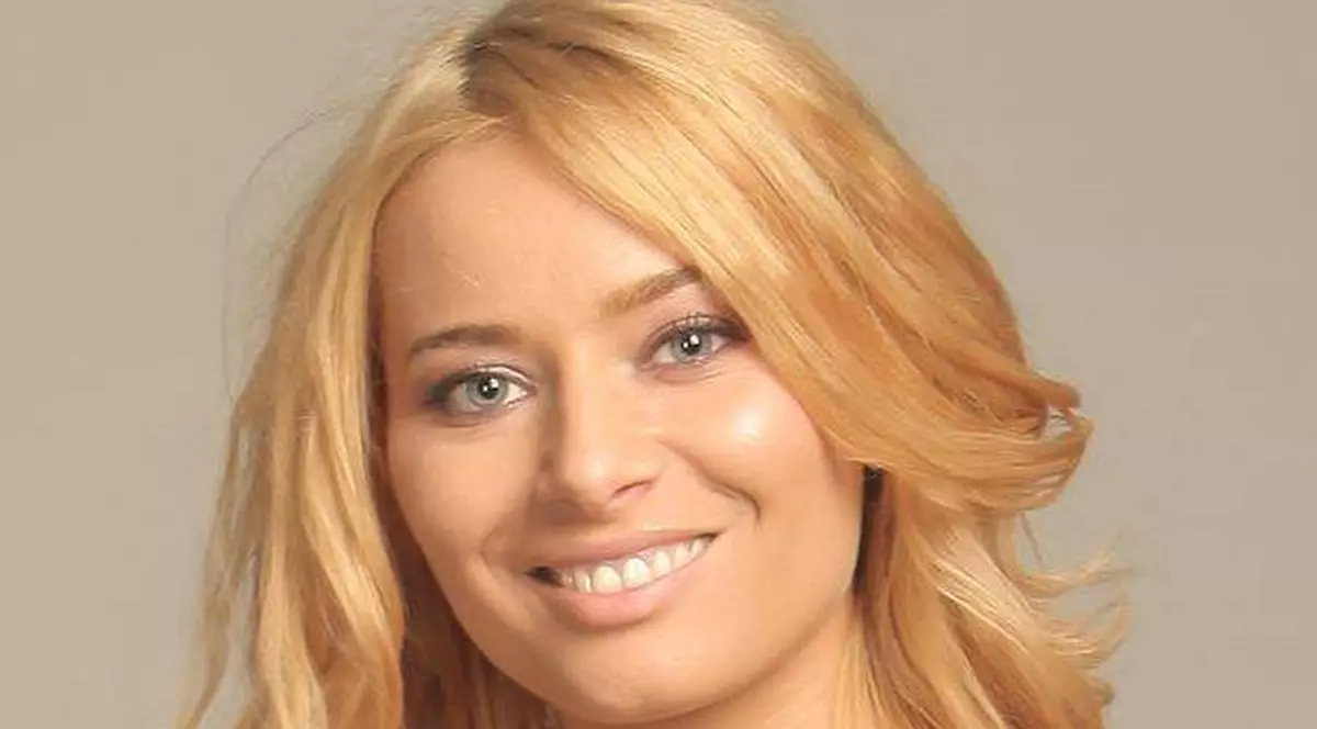 LAURA COSOI şi-a schimbat LOOK-ul! TRANSFORMAREA a ÎMPĂRŢIT FANII în DOUĂ TABERE!