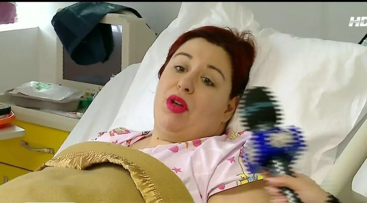 MĂMICA OANA ROMAN îşi va duce bebeluşul acasă! Vezi când va fi EXTERNATĂ vedeta!