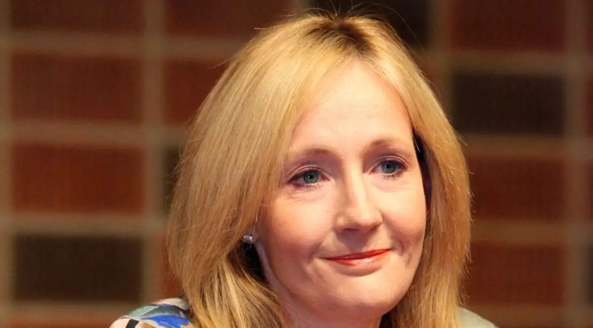 J.K. ROWLING face dezvăluiri! "Harry Potter şi Hermione ar fi trebuit să se căsătorească!"