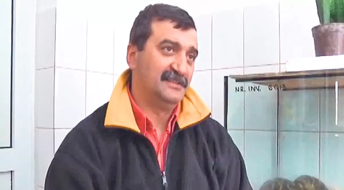 Scârbit de sportul NOSTRU de iarnă, boberul Mihai Dumitraşcu şi-a schimbat MESERIA! Este veterinar la Grădina Zoologică