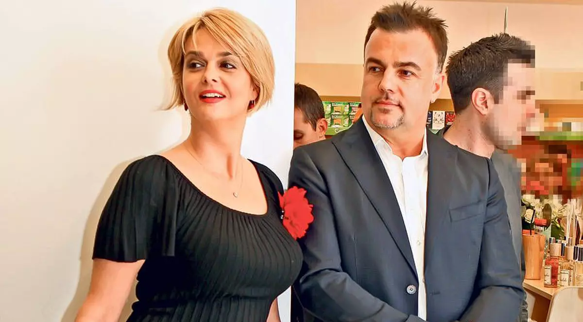 După SCANDALUL cu IULIANA MARCIUC, ADRIAN ENACHE dă, în sfârşit, un semn de viaţă!