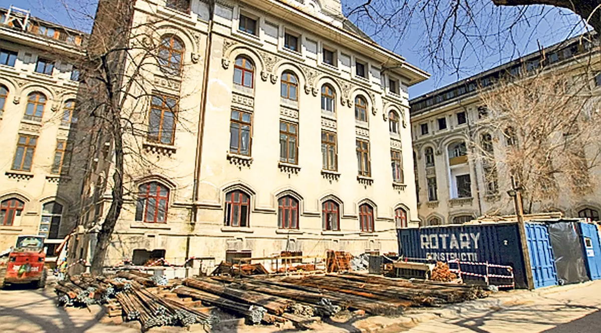 Sediul Primăriei din Capitală, pregătit pentru un seism de 9 grade pe scara Richter! GALERIE FOTO