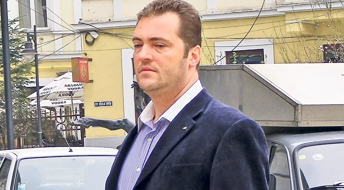 Poliţistul prins la CURVE scapă basma curată!