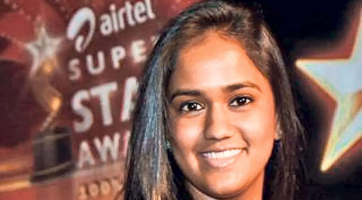 Sora mai mică a lui Salman Khan o acuză pe Iulia Vântur că ar fi pe interes: «Se foloseşte de numele lui»