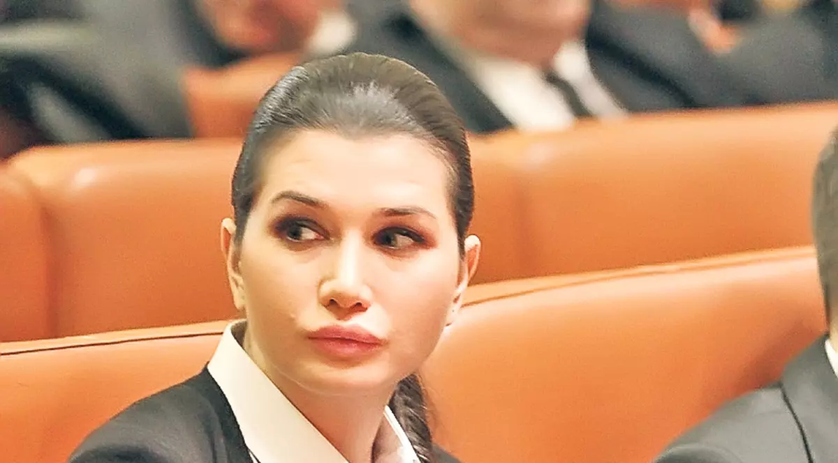 Neveste şi fiice aruncate în lupta politică