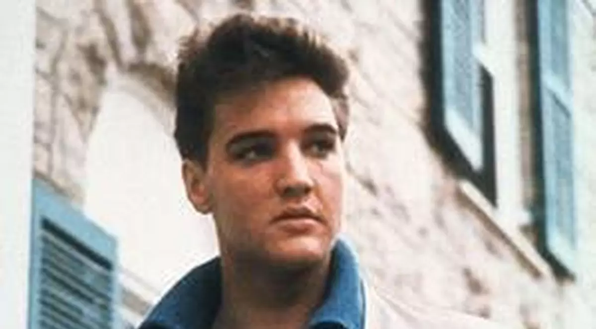 Şi, totuşi, DIN CE CAUZĂ A MURIT ELVIS PRESLEY? Întrebarea şi-a găsit răspunsul la 37 de ani de la deces