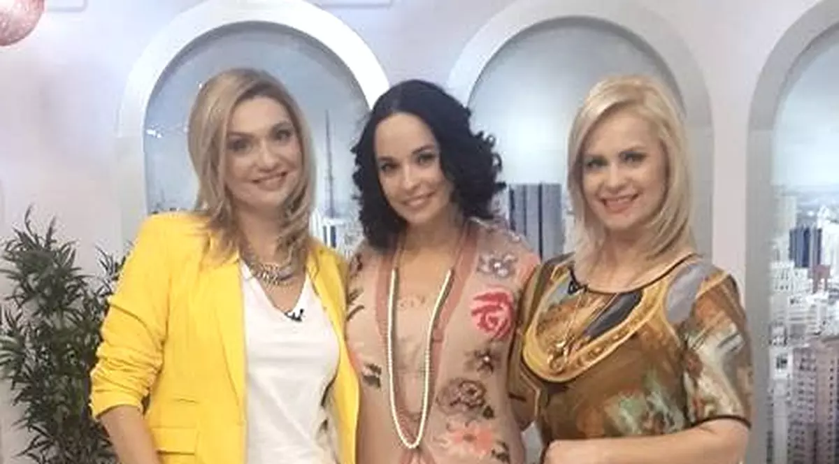 Uite ce au făcut prezentatoarele de la "Draga mea prietenă" ÎN SPATELE ANDREEI MARIN, CHIAR ÎN PLATOUL EMISIUNII! | FOTO ÎN ARTICOL 