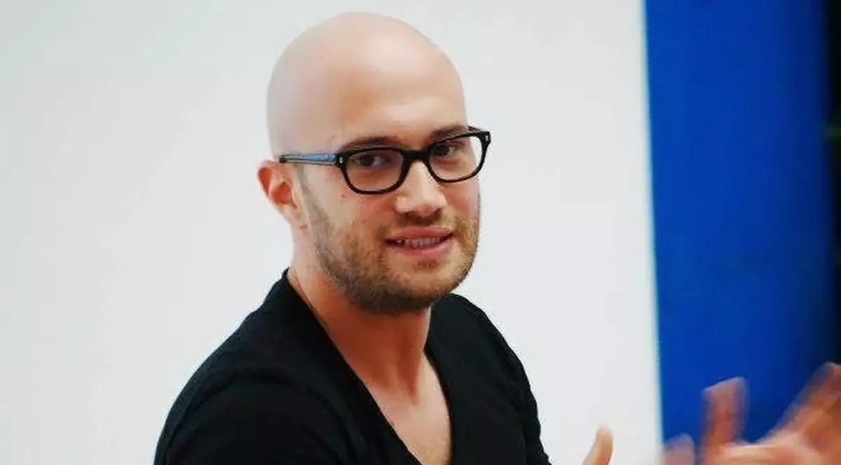 Bendeac a recunoscut că s-a drogat. Vezi ce alte vedete din România au fost implicate în scandaluri cu droguri!