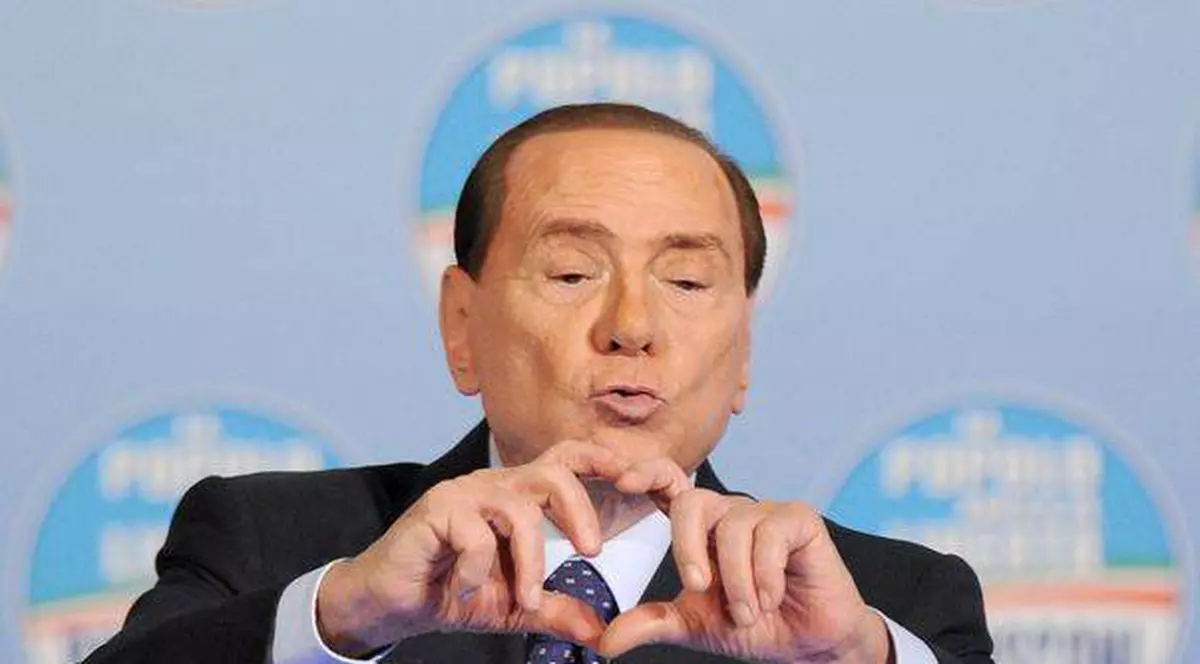 O moldoveancă i-a luat minţile lui Berlusconi! Uite ce frumoasă este! FOTO IN ARTICOL