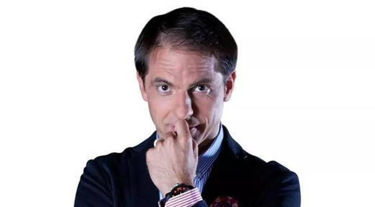 DAN NEGRU dă de pământ cu VEDETELE! "Mulţi SEMIANALFABEŢI şi multe INTERJECŢII în loc de FRAZE!"